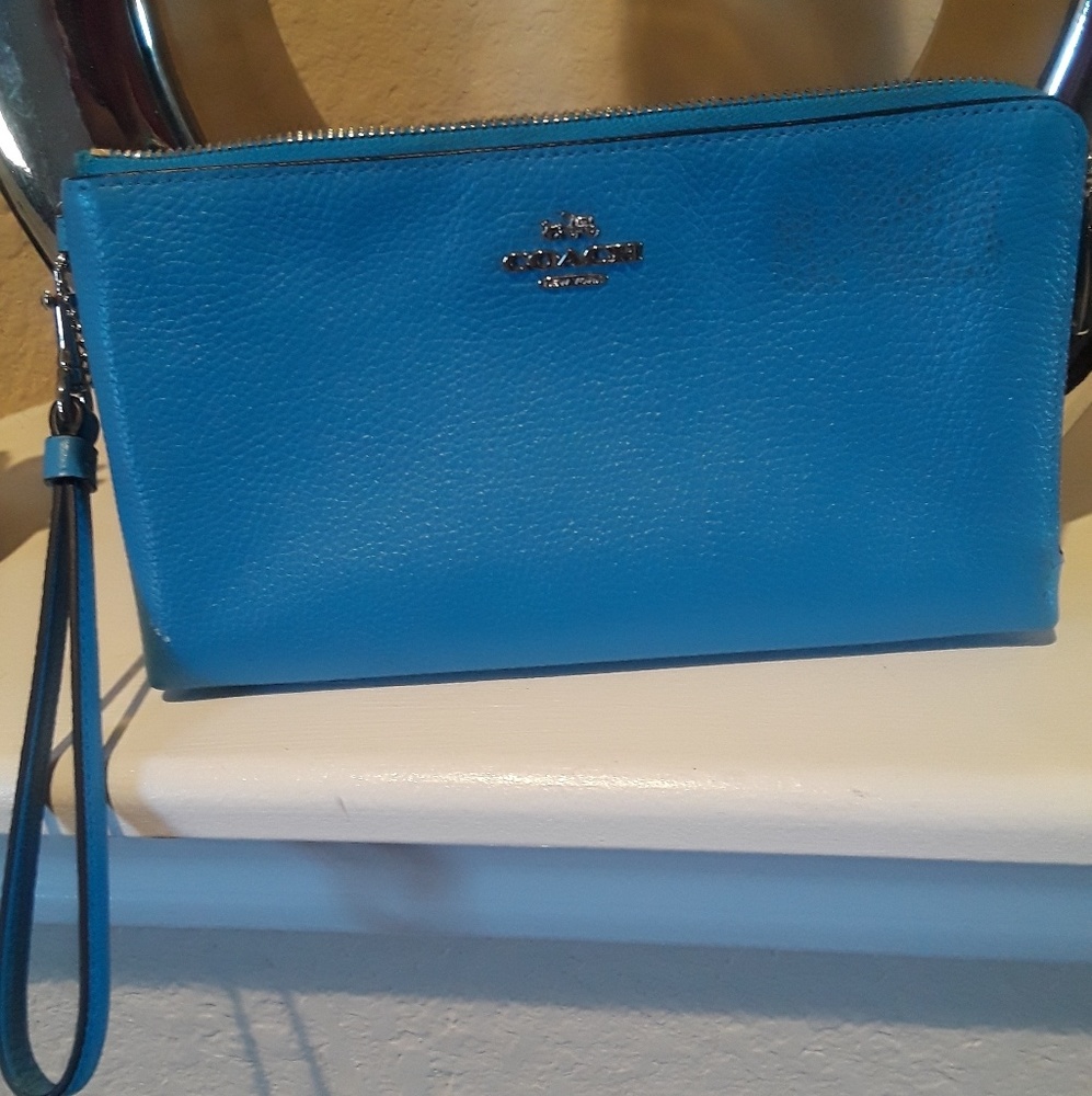 COACH light blue WRISTLET wallet